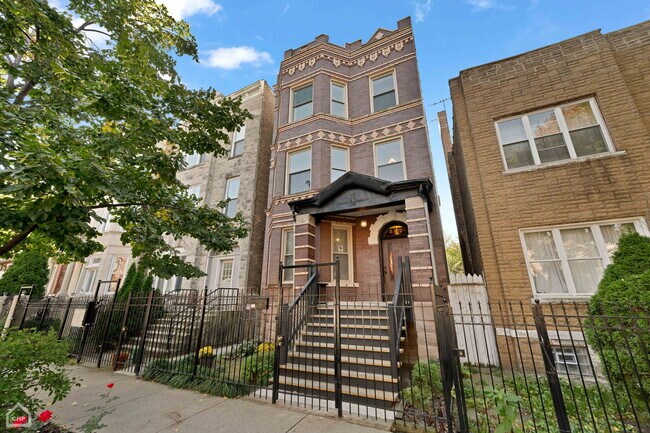2719 W Evergreen Ave in Chicago, IL - Building Photo - Building Photo