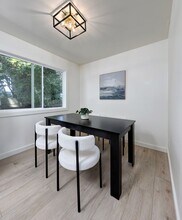 11380 SW Greenburg Rd in Portland, OR - Building Photo - Building Photo