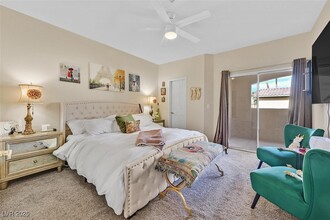 8737 Red Brook Dr in Las Vegas, NV - Building Photo - Building Photo
