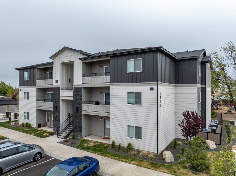 Hawks Landing Apartments in Nampa, ID - Building Photo