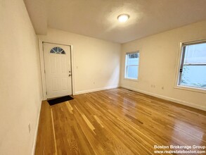 128 Hillside St, Unit #1 in Boston, MA - Building Photo - Building Photo