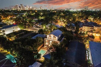 640 NE 17th Way in Fort Lauderdale, FL - Foto de edificio - Building Photo