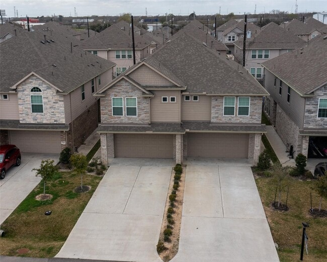 519 Dr. Martin Luther King Jr. Dr. in La Porte, TX - Foto de edificio - Building Photo