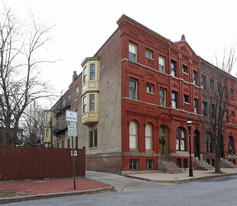 251 Robert St Apartments