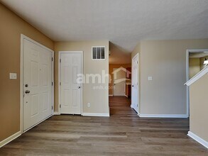 10083 N Cliff Swallow Ct in Miamisburg, OH - Building Photo - Building Photo