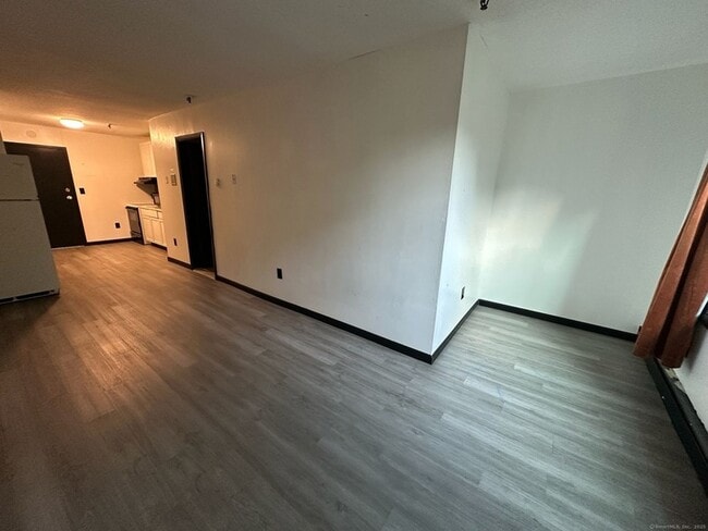 1660 E Main St, Unit 5F in Waterbury, CT - Building Photo - Building Photo