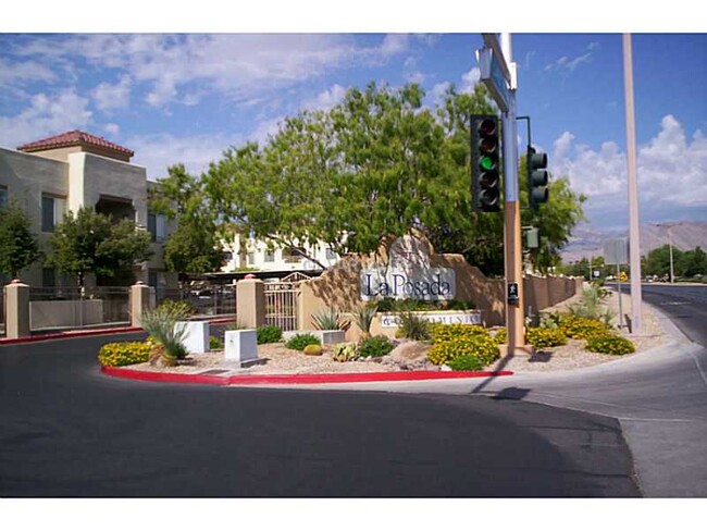 1908 Desert Falls Ct, Unit 207 in Las Vegas, NV - Building Photo - Building Photo