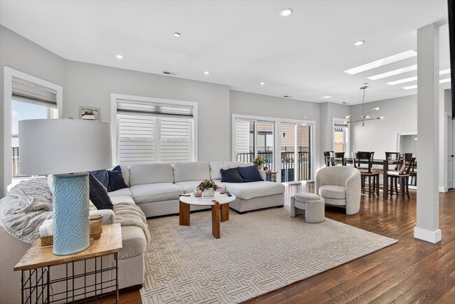 15 W Bellflower St in Boston, MA - Building Photo - Building Photo