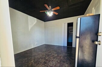 8010 SE US Hwy 301 in Hawthorne, FL - Building Photo - Building Photo