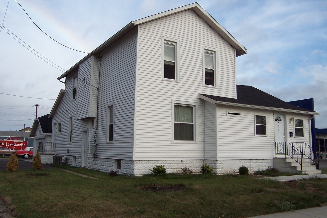 226 N Washington St in Van Wert, OH - Building Photo