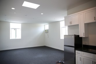 534-538 N Westmoreland Ave in Los Angeles, CA - Building Photo - Interior Photo