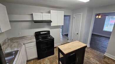 162 Enota Ave NW, Unit Hill Top #D in Gainesville, GA - Building Photo - Building Photo