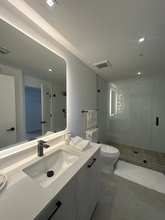 130 NW 30th St in Miami, FL - Foto de edificio - Building Photo