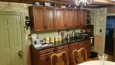 30 Post Rd, Unit Pawtuxet Village in Warwick, RI - Building Photo - Building Photo