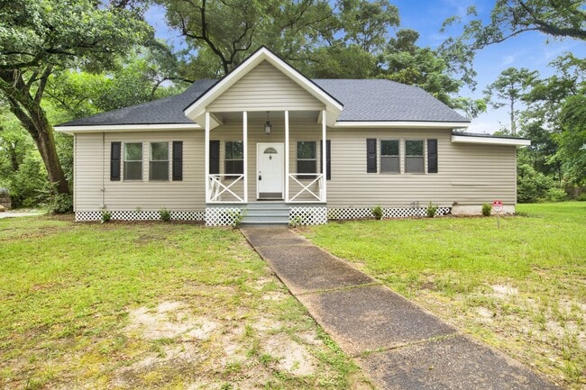 property at 1633 Phillips Ln