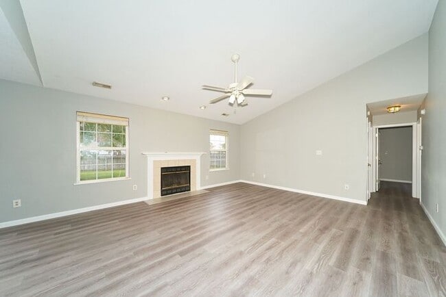 8335 Eagles Nest Dr in Avon, IN - Building Photo - Building Photo