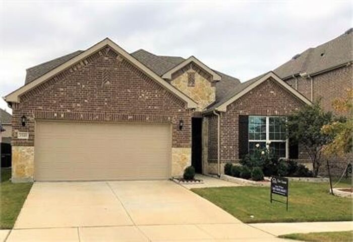 2320 Leeward Pl in Little Elm, TX - Building Photo