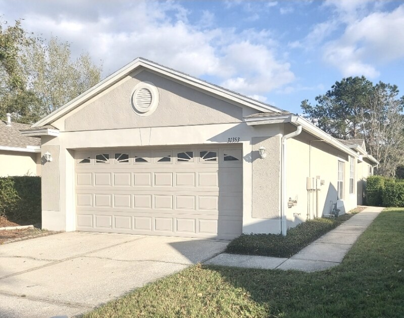 31353 Shaker Cir in Wesley Chapel, FL - Building Photo