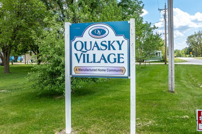 Quasky Village Mobile Home Park in Quasqueton, IA - Building Photo - Building Photo