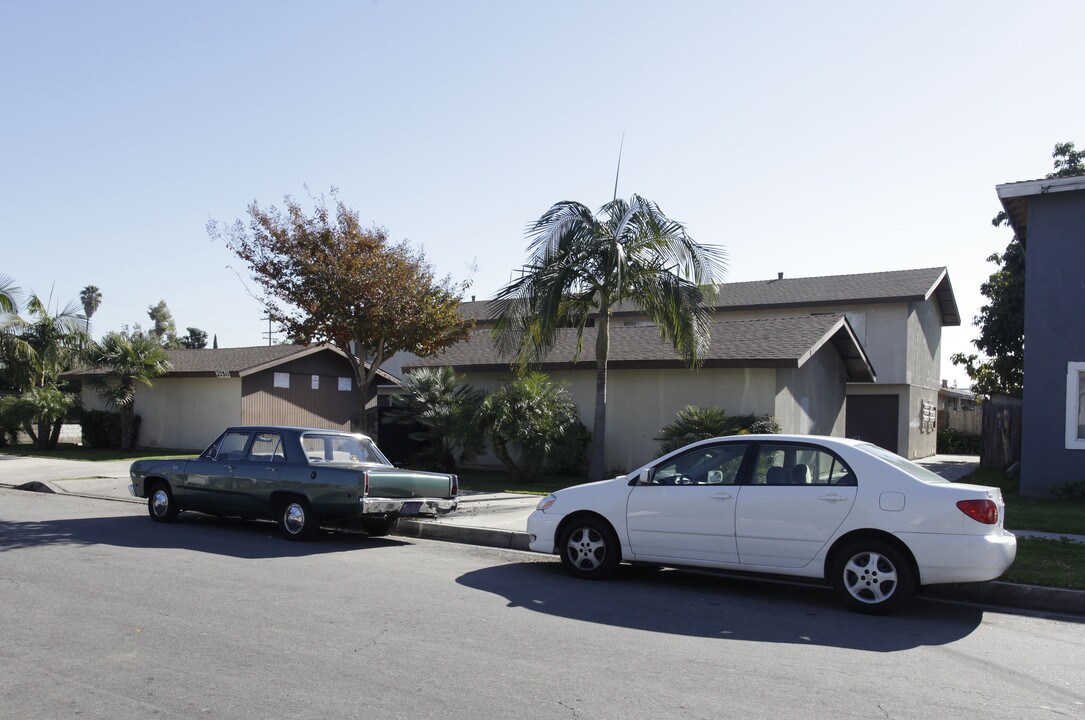 3750 Franklin Ave in Fullerton, CA - Foto de edificio