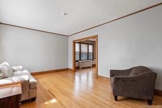 19 Kingston St, Unit #3 in West Hartford, CT - Foto de edificio - Building Photo