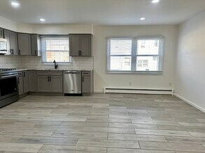 303 Amity St, Unit amity 1 in Elizabeth, NJ - Building Photo - Building Photo