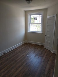 1717 Bridge St photo'