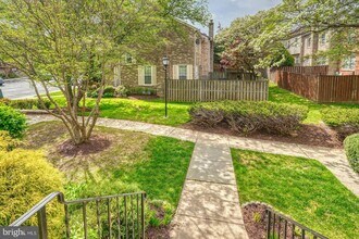 10280 Arizona Cir in Bethesda, MD - Building Photo - Building Photo