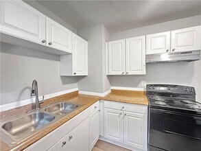 1685 Maldo Dr NW in Atlanta, GA - Building Photo - Building Photo