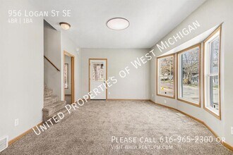 956 Logan St SE in Grand Rapids, MI - Building Photo - Building Photo