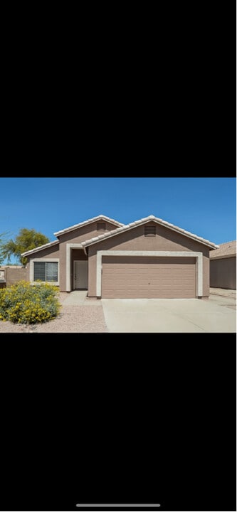 11235 E Cicero St in Mesa, AZ - Building Photo