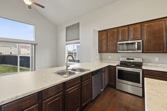 9973 Castor Dr in Colorado Springs, CO - Foto de edificio - Building Photo