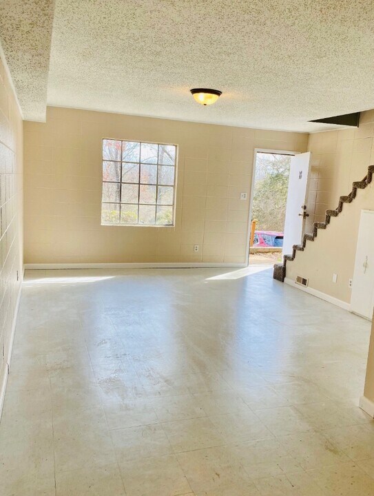 3322 S Westwood Blvd in Poplar Bluff, MO - Building Photo