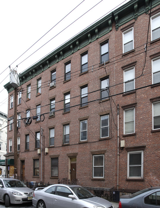 253 6th St in Hoboken, NJ - Foto de edificio