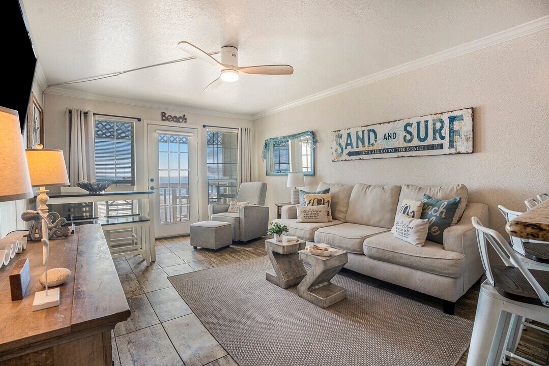 6300 Seawall Blvd in Galveston, TX - Foto de edificio