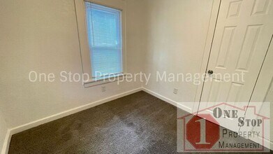 4104 E 60th St in Kansas City, MO - Building Photo - Building Photo