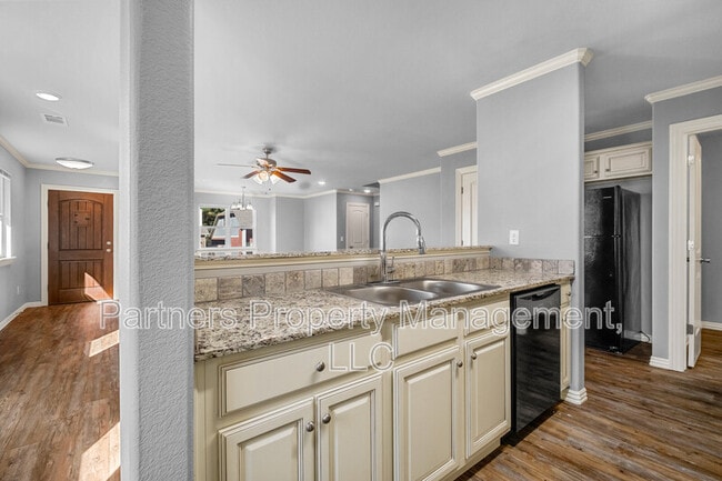 1256 N Sicily Ln in Fayetteville, AR - Building Photo - Building Photo