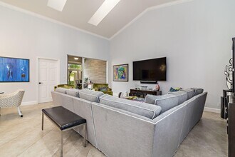 2102 Mahogany Pl in Palm Beach Gardens, FL - Building Photo - Building Photo