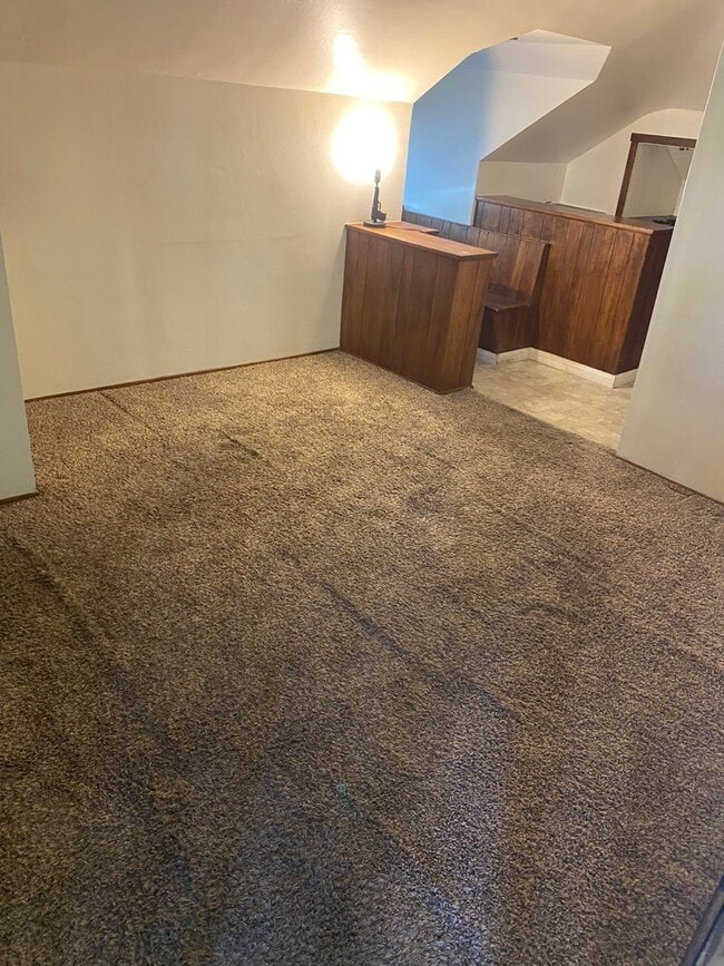 property at 2900 W Riverside Dr