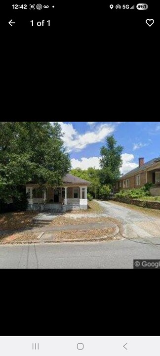 261 Clisby Pl in Macon, GA - Foto de edificio