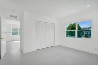 7915 Hawthorne Ave in Miami Beach, FL - Building Photo - Building Photo