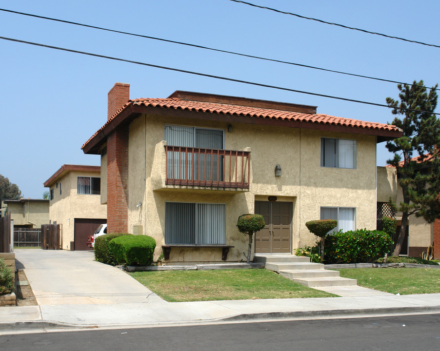 16703 Lynn St in Huntington Beach, CA - Building Photo