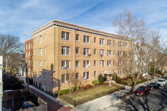 3314 Mt Pleasant St NW in Washington, DC - Foto de edificio - Primary Photo