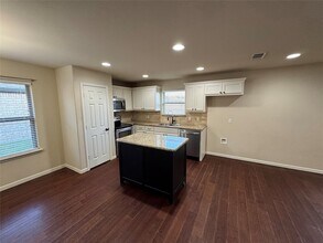 2311 Norwood Rd in Sherman, TX - Foto de edificio - Building Photo