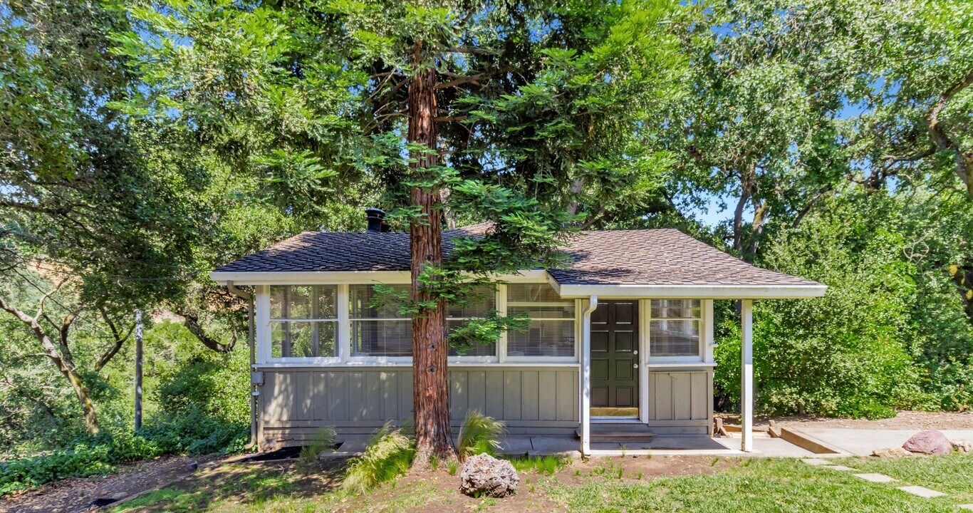 17503 Wagner Rd in Los Gatos, CA - Building Photo