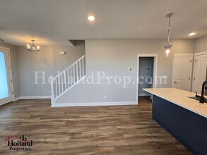 8042 SE Blanton St in Hillsboro, OR - Building Photo - Building Photo