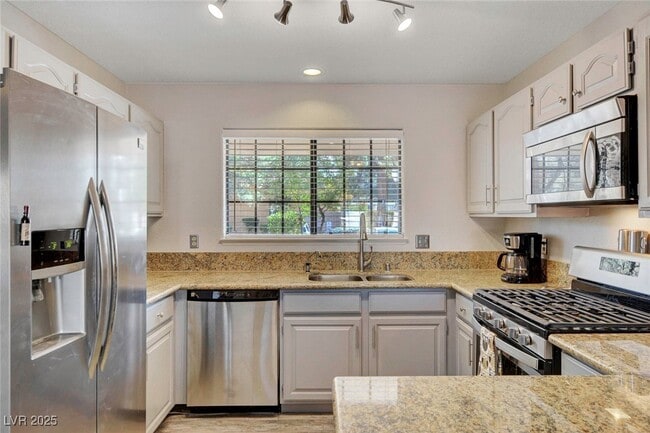 2851 S Valley View Blvd in Las Vegas, NV - Building Photo - Building Photo