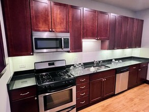 2107 W North Ave, Unit 1 in Chicago, IL - Foto de edificio - Building Photo