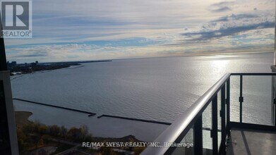 1928-1928 Lake Shore Blvd W in Toronto, ON - Building Photo - Building Photo