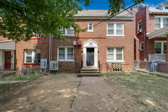 1508 V St SE in Washington, DC - Foto de edificio - Building Photo